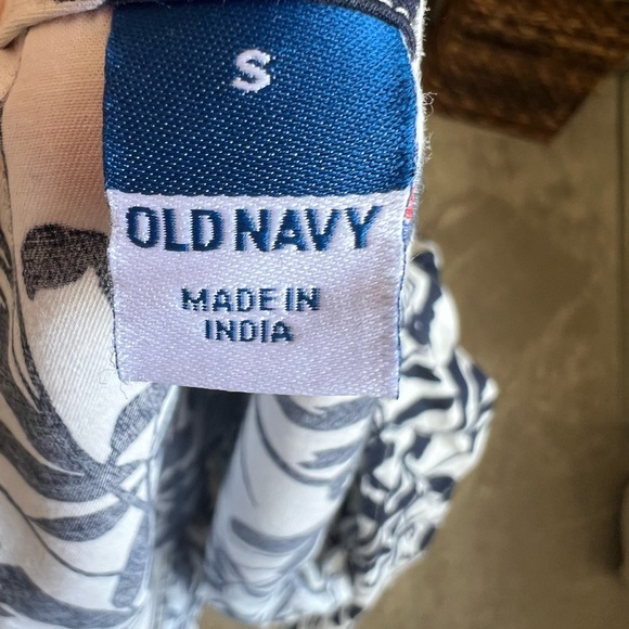 Women’s Puff Sleeve Wrap Waist Top Size Small - Picture 5 of 5